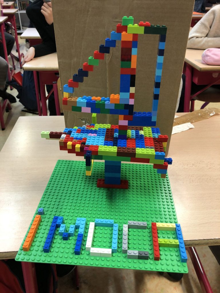 Maquette du projet Saint-Sauveur en LEGO® présentée au public par